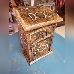 🛒🛍️💥NIB gorgeous WOOD herb/jewelry cabinet metal hardware embellished